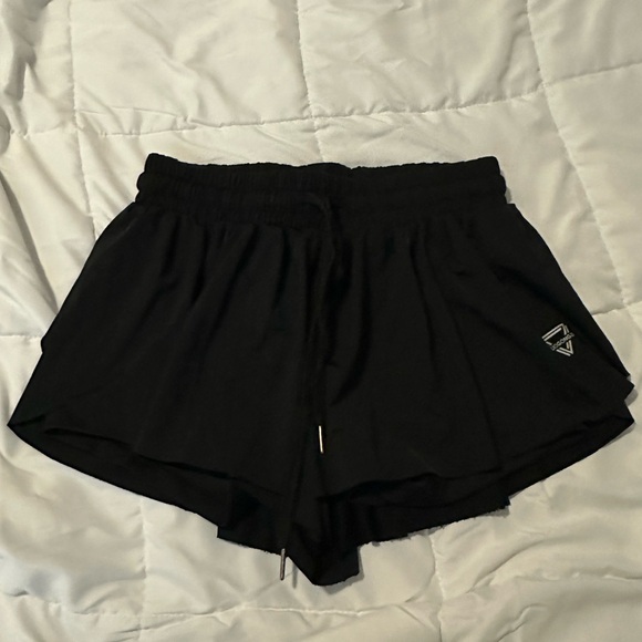 Amazon flowy shorts in black size xtra small 🖤 - Picture 4 of 4